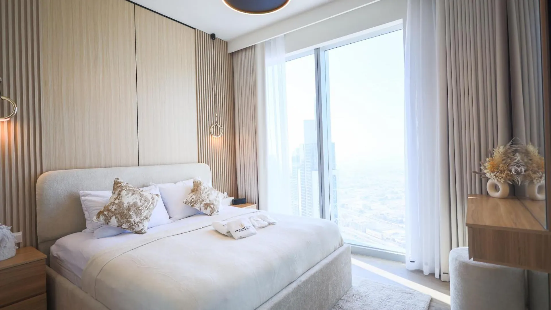 Vip Experience Dubai Downtown At Forte- Sea View- Modern Luxury Apartments