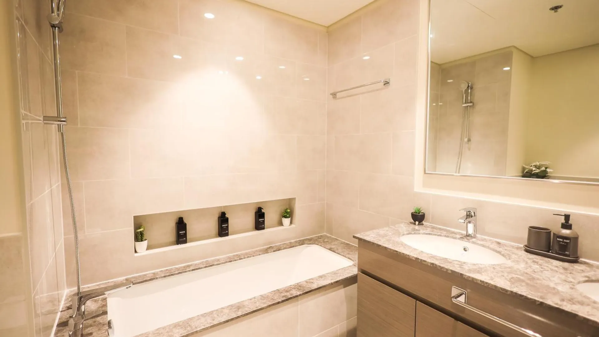 Vip Experience Dubai Downtown At Forte- Sea View- Modern Luxury Apartments Vereinigte Arabische Emirate